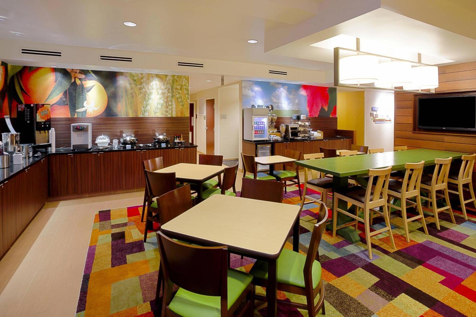 Fairfield Inn And Suites By Marriott Tampa Brandon Heartland Exterior photo