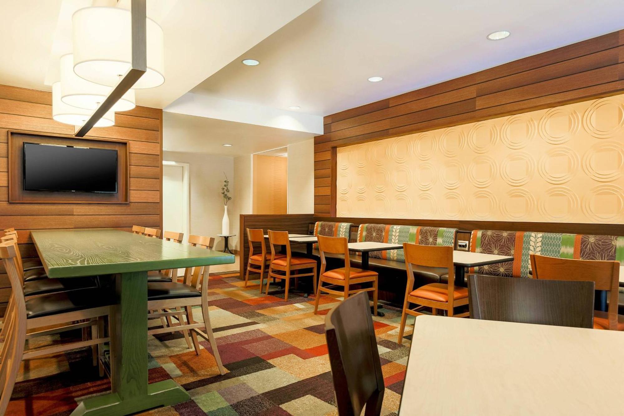 Fairfield Inn And Suites By Marriott Tampa Brandon Heartland Exterior photo