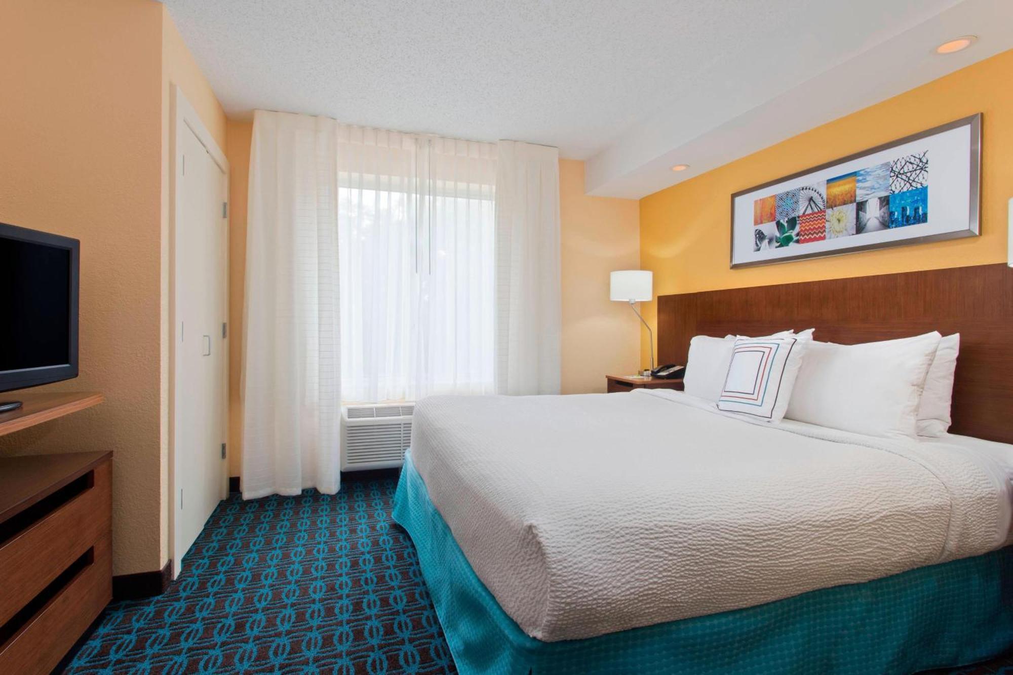 Fairfield Inn And Suites By Marriott Tampa Brandon Heartland Exterior photo