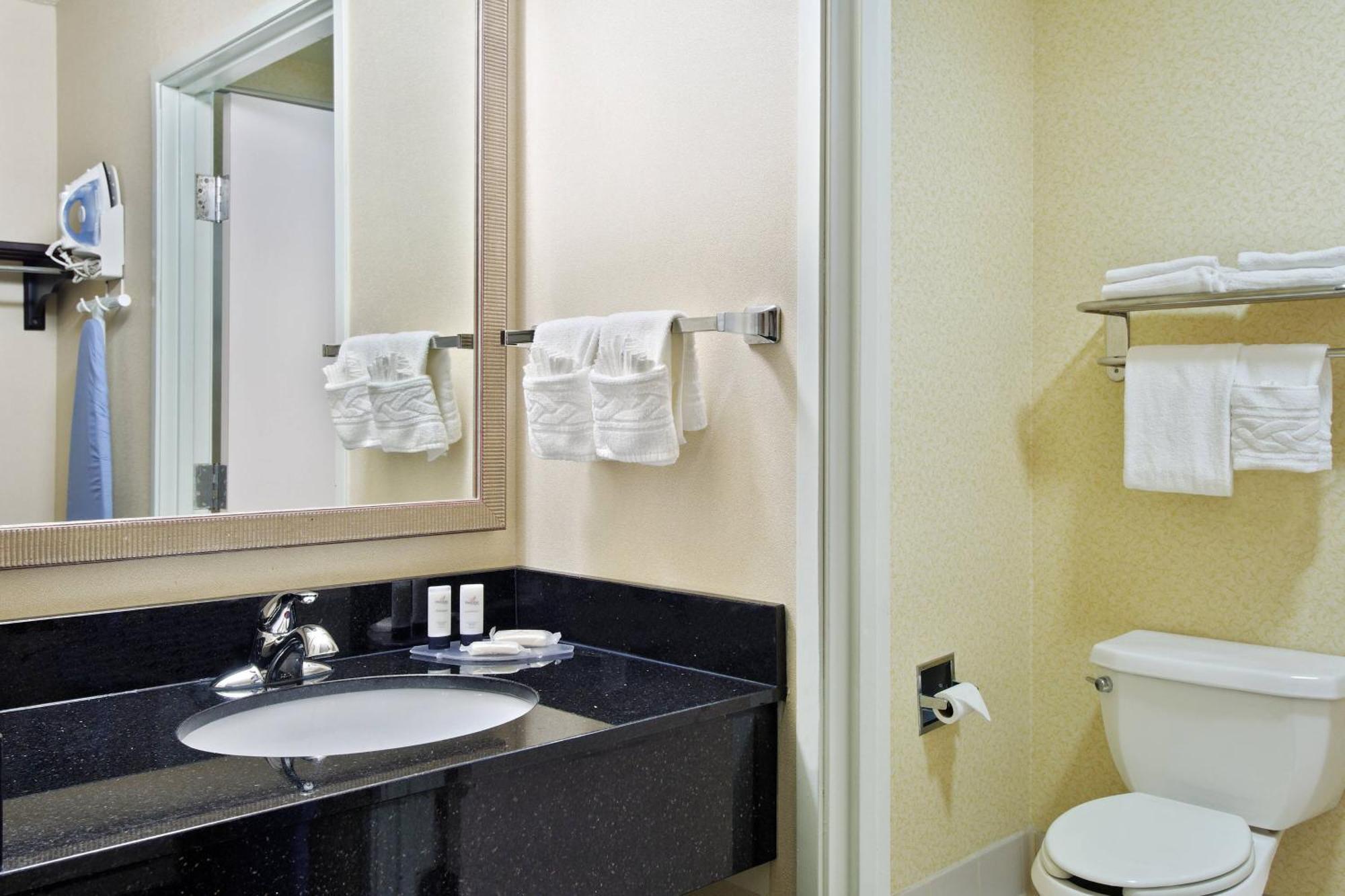Fairfield Inn And Suites By Marriott Tampa Brandon Heartland Exterior photo