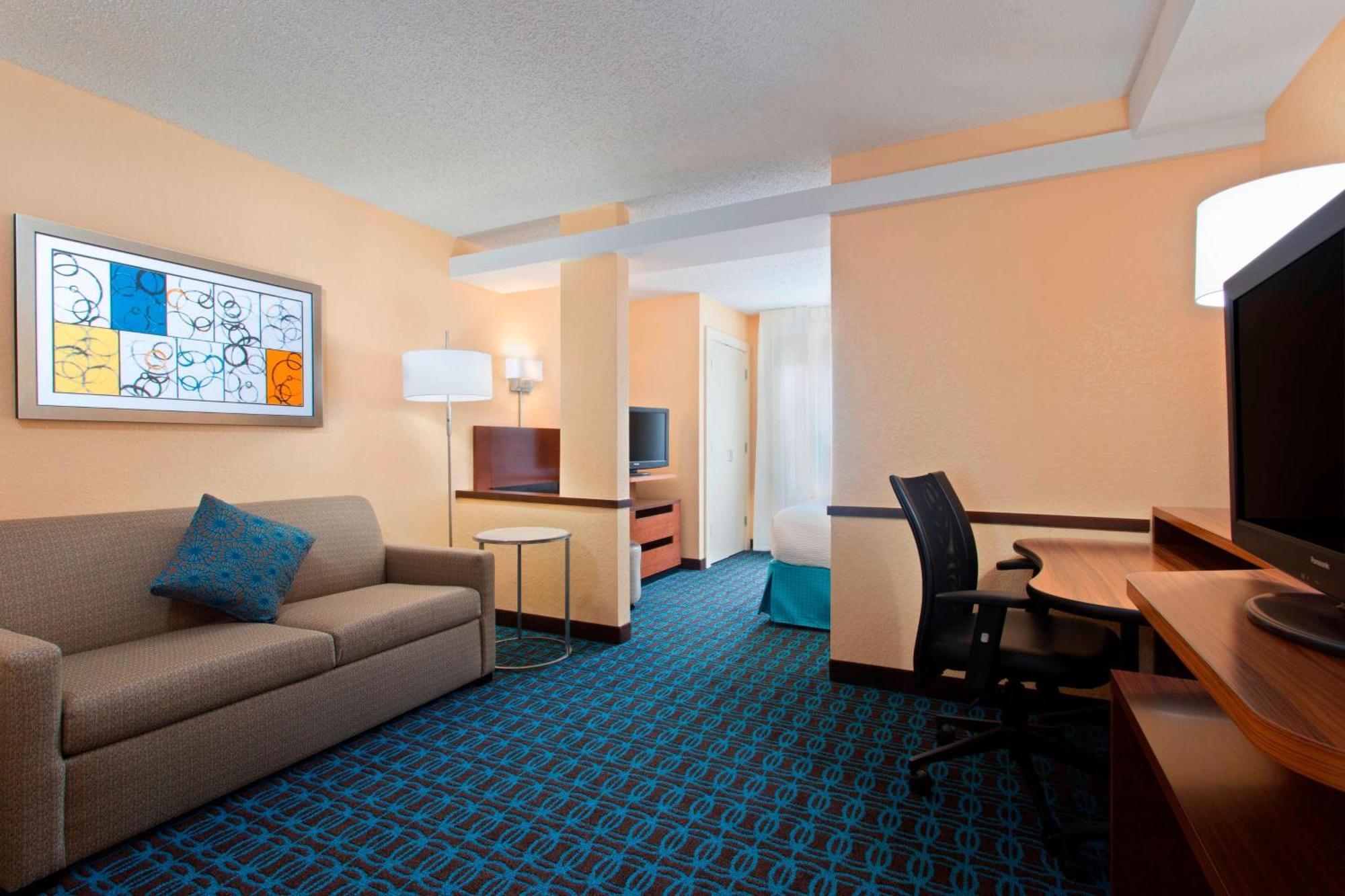 Fairfield Inn And Suites By Marriott Tampa Brandon Heartland Exterior photo