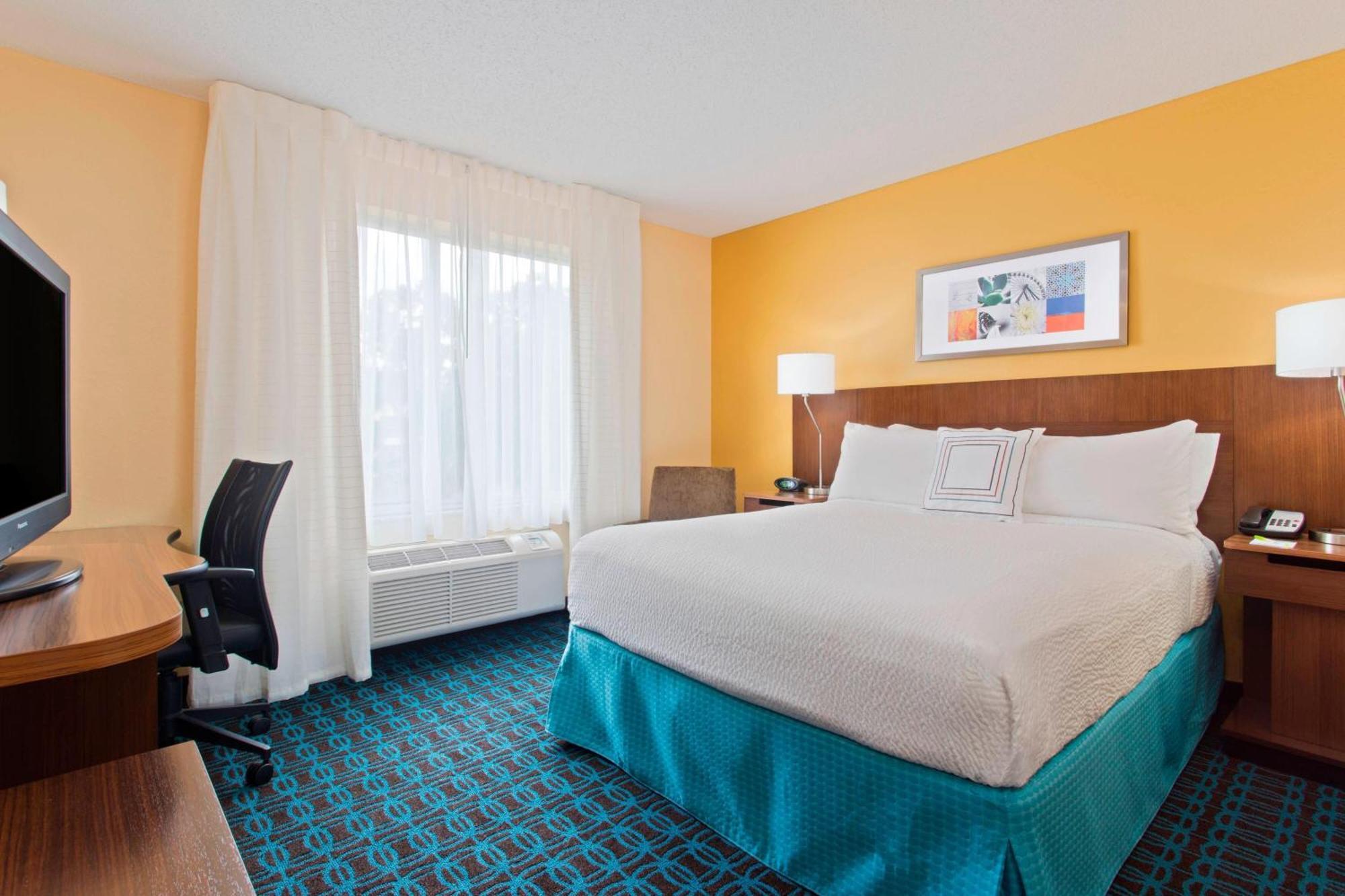 Fairfield Inn And Suites By Marriott Tampa Brandon Heartland Exterior photo