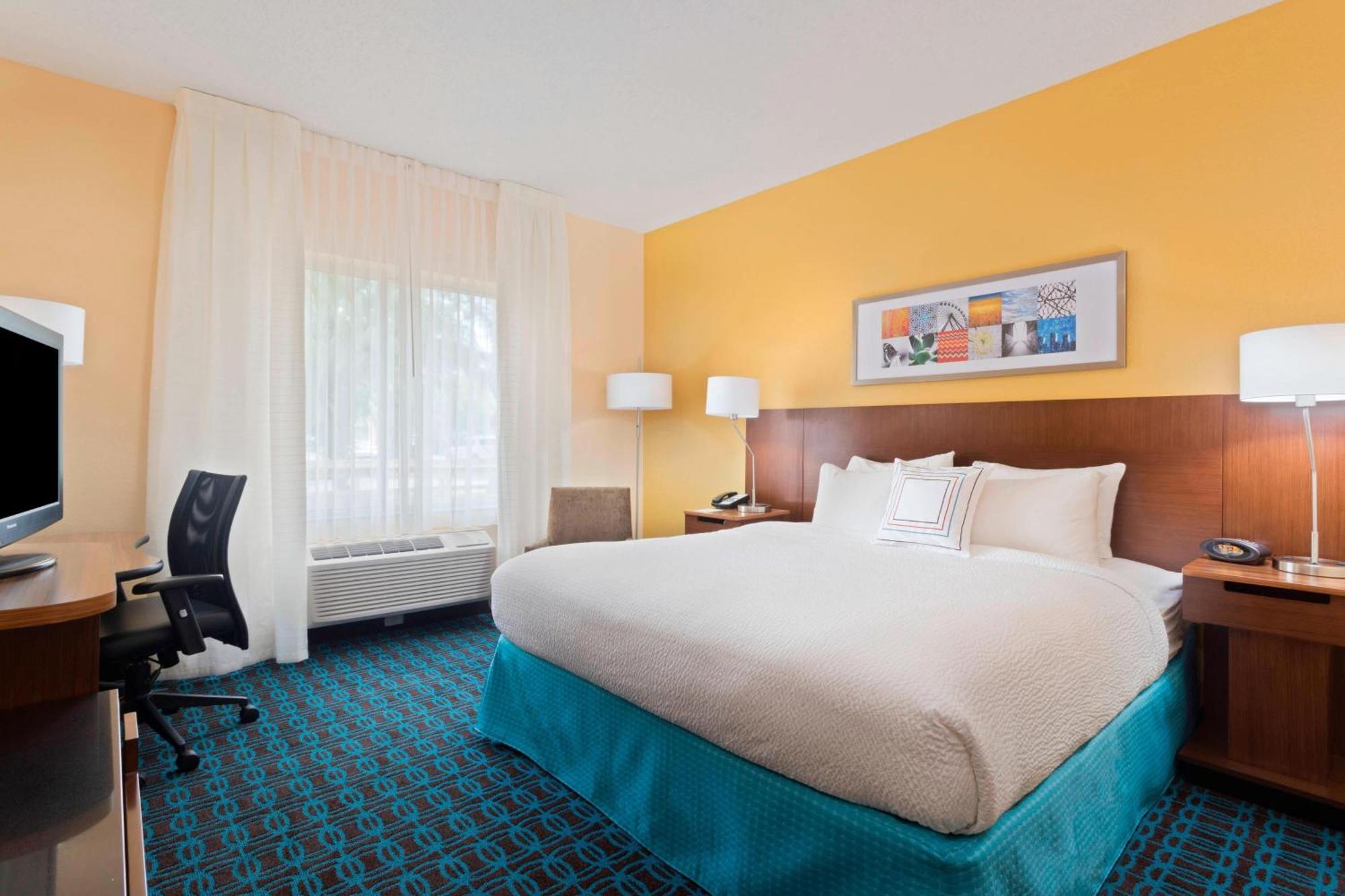 Fairfield Inn And Suites By Marriott Tampa Brandon Heartland Exterior photo