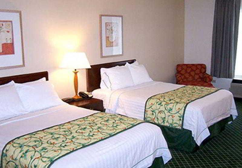 Fairfield Inn And Suites By Marriott Tampa Brandon Heartland Room photo